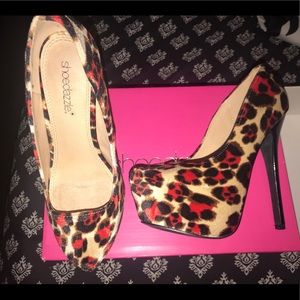 Leopard printed Heels size 7